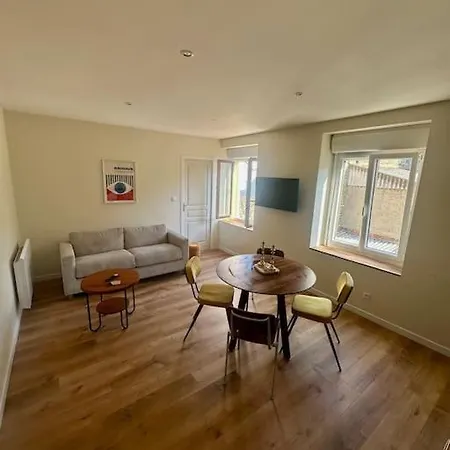 Au Coeur De La Fortifiee Apartment
